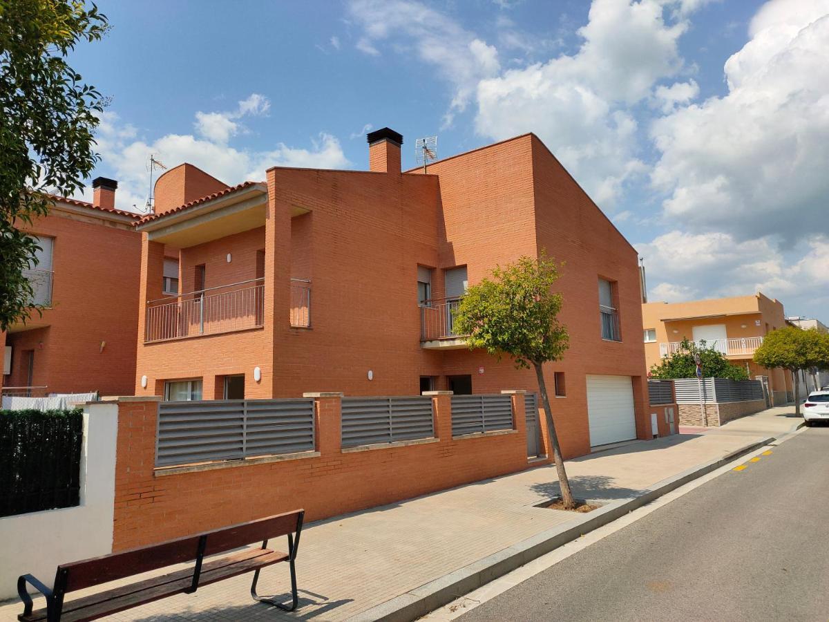 Chalet Amplio Con Jardin Y Zona Barbacoa. Reus Exterior foto